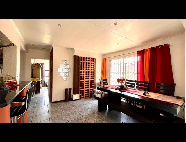 4 BEDROOM HOUSE FOR SALE IN DALPARK EXT 1